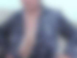 Live cam show with Miah Collings - Brown Hair on fuklive.com