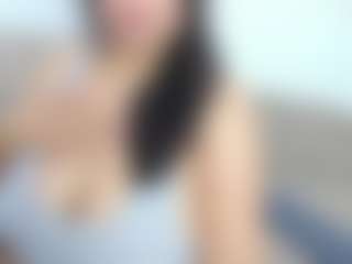 Live cam show with Miah Collings - Camel Toe on wildcum.com