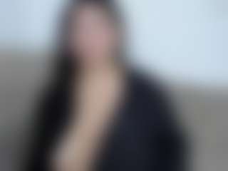 Live cam show with Miah Collings - Camel Toe on livesexfox.com