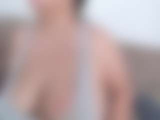 Live cam show with Miah Collings - Brown Hair Toys on Camsoda