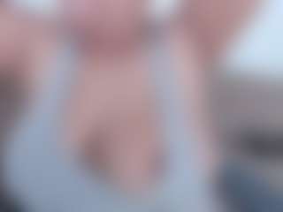 Live cam show with Miah Collings - Hairy Pussy on Camsoda