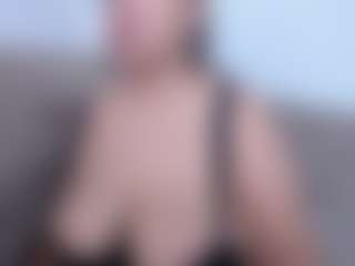 Live cam show with Miah Collings - Hairy Pussy Brown Hair on Cam Slut