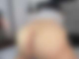 Live cam show with Miah Collings - Asshole Brown Hair on TeamSkeetLive