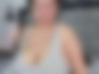 Live cam show with Miah Collings - Camel Toe on Dolls Live