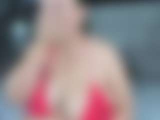 Live cam show with Miah Collings - Brown Hair on Pornisteam.com
