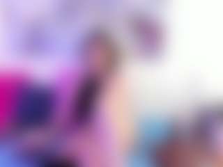 scarlett40 MILF webcam performer live streaming