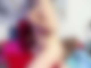 Live cam show with scarlett40 - Facial on Camsoda