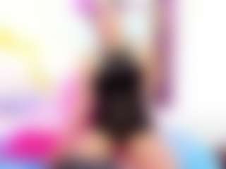 scarlett40 MILF webcam performer live streaming