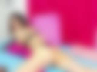 scarlett40 MILF webcam performer live streaming