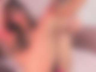 Live cam show with Sky Rose - Public Curvy on Latina Girls