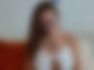 Live cam show with YourGoddessRoxana - Wet on Camsoda