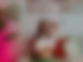 Live cam show with YourGoddessRoxana - Public on Dare Cams
