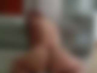 Live-Cam-Show mit YourGoddessRoxana - Public Toys auf Camsoda