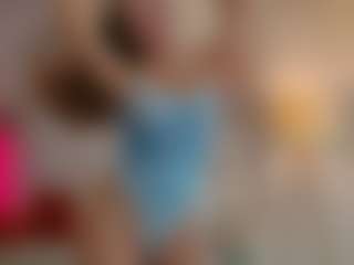 Live cam show with YourGoddessRoxana - Twerk on Milfs Live