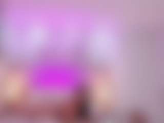 Live cam show with amelie-jhons - Ebony Petite on livesuperchat.net