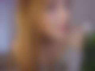 Live cam show with Mia Mermaid - College on AdultVida.com