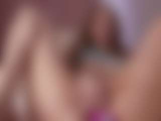 Live cam show with Mia Mermaid - Skinny on Lustler