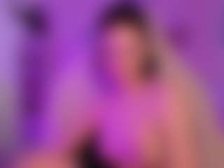 Live cam show with MollyHugs - Princess on CamwithHer