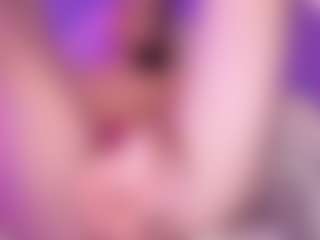 Live cam show with MollyHugs - Green Eyes on Taboo Cams XXX