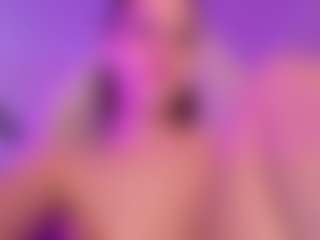 Live cam show with MollyHugs - Privateshow on Camming Site
