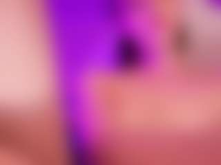 Live cam show with MollyHugs - Privateshow on intimatelivegirls.com