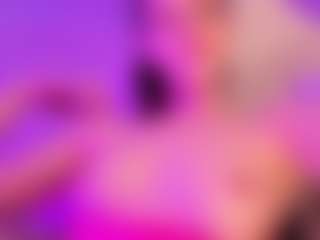 Live cam show with MollyHugs - Babygirl on Camsoda