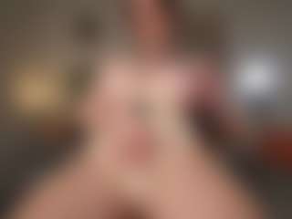 Live cam show with AkaneiroDemon - Green Eyes on Gym Cam Girls