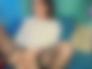 Live cam show with Anne - Moaning on livesexfox.com