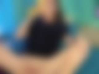 Live cam show with Anne - Petite on CamwithHer
