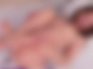 Live cam show with CaseyEmerald - Bedroom on CamwithHer