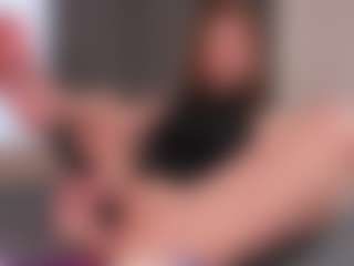 Live cam show with CaseyEmerald - Bedroom on CamClone