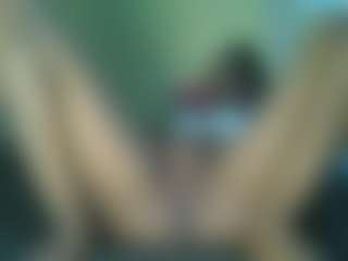 avrilhyn's Live Sex Cam Show