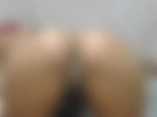 avrilhyn's Live Sex Cam Show
