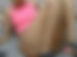 avrilhyn's Live Sex Cam Show