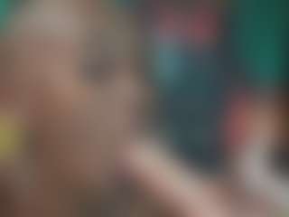 Live cam show with EbonyOlive69 - Facial Piercings on AdultVida.com