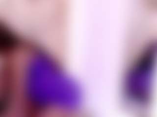 Live cam show with EbonyOlive69 - Facial Piercings on AdultVida.com