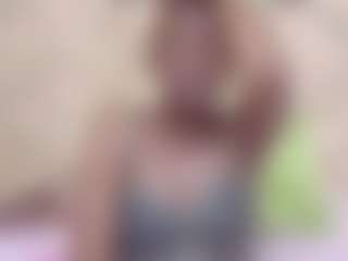 Live cam show with EbonyOlive69 - Facial Piercings on live.xheat.ai