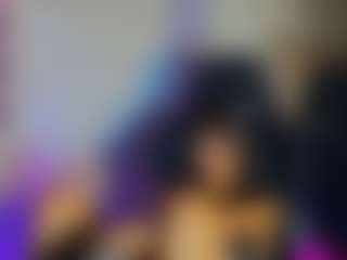 Live cam show with EmiilieEvaans - Facesitting on hrnylive.com