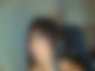 Live cam show with EmiilieEvaans - Thin on Hubzter Live