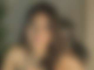 Live cam show with EmiilieEvaans - Thin on wildcum.com