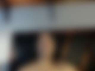 Live cam show with EmiliWilliams - Bedroom on Uber Horny