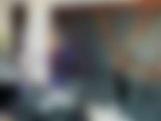 Live cam show with EmiliWilliams - Shaved Pussy on Free Soda