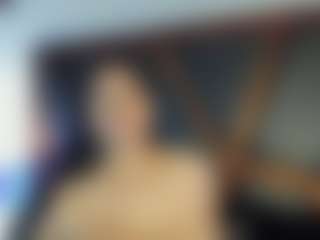 Live cam show with EmiliWilliams - Big Tits on liverealitysex.com