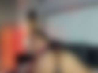 Live cam show with EmiliWilliams - Bedroom on SinfulBabes