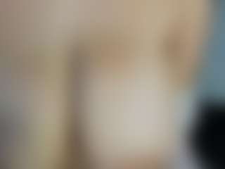 Live cam show with EmiliWilliams - Deepthroat on Dolls Live