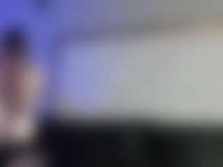 Live cam show with EmiliWilliams - Young Adult on live.xheat.ai