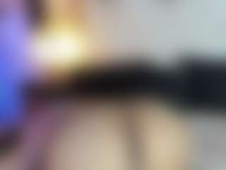 Live cam show with EmiliWilliams - Deepthroat on Camsoda