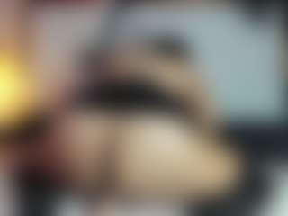 Live cam show with EmiliWilliams - Shaved Pussy on Camsoda