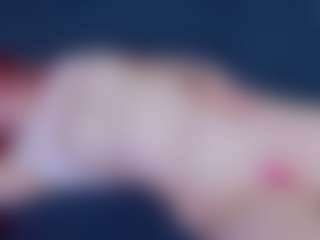 Live cam show with EvaPeachh - Natural on Camming Site