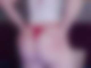 Live cam show with EvaPeachh - Green Eyes on Camming Site